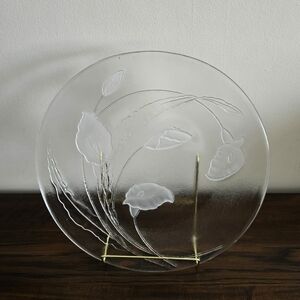 L.E. Smith Glass Torte Plate With A Frosted Calla Lily Design